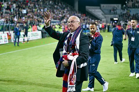 Cagliari's coach Claudio Ranieri salutes fans after the Italian Serie A soccer match between Cagliari Calcio and Fiorentina at the Unipol Domus in Cagliari, Italy, Thursday, May 23, 2024. 