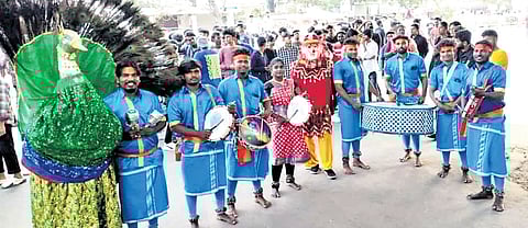 Along with Thozhamai, Deepan N, the founder of Nanbargal Gramiya Kalai Kuzhu  provides folk dance training to another NGO, five government and government-aided school students, and an open session for everyone in Korukkupet.