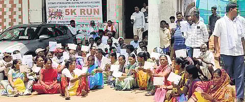 Telangana forest officials stop villagers from clearing podu land, argument follows