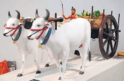 Among the array of exhibits were diverse sculptures portraying animals carved from stone
