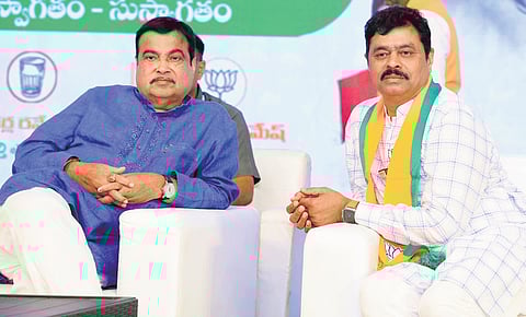 Union Minister Nitin Gadkari, along with BJP Lok Sabha candidate CM Ramesh, takes part in ‘Elite Meet’ organised in Anakapalle on Thursday 
