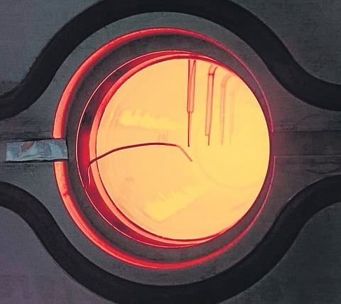 Scientists generate heat over
1,000°C with solar power