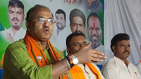 BJP leader Limbavali said Rahul alleged that there were 40,009 invalid votes, over 10,000 bulk votes, misuse of form 6 (new voters), close to 12,000 duplicate voters and 4,132 voter IDs without proper photo in Mahadevapura Assembly constituency.media persons in Vijayapura on Thursday
