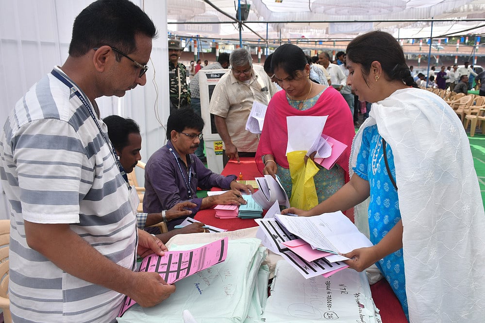 Arunachal SEC introduces on-the-spot voting facility for personnel engaged in civic poll duty