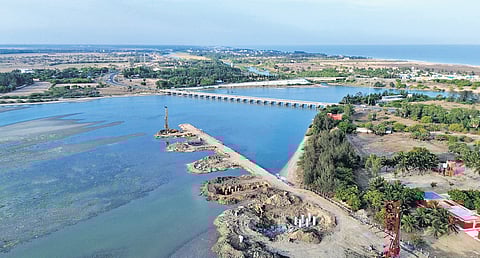 NHAI dumps debris in Odiyur lake