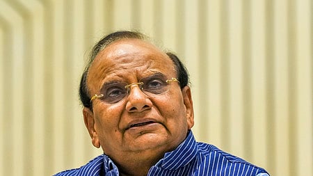 Lieutenant Governor of Delhi Vinai Kumar Saxena.