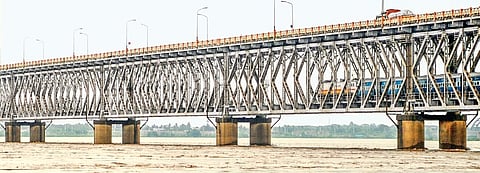 The Godavari belt begins from Tuni from Visakhapatnam side and ends at Eluru.
