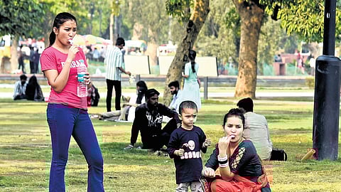 Visitors enjoy their day amid high temperature at India Gate on Wednesday | Parveen Negi