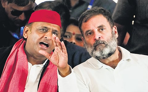 Rahul campaigns for Akhilesh, launches broadside on Modi
