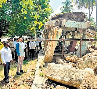 Hampi’s Saalu Mantap collapses in heavy rain