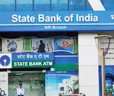 SBI topples RIL as most profitable co in Q4