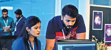 A scene from the movie 'Switch { case n'