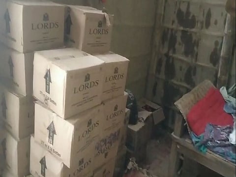 UP Police busts racket smuggling liquor into Bihar in milk tanker
