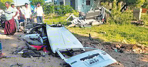 The van was hit by an SUV on Kabilarmalai-Paramathi state highway