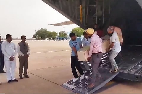 The mortal remains of those killed in the Kuwait fire incident were brought to Palam Airport, Delhi, via a special aircraft of the Indian Air Force 