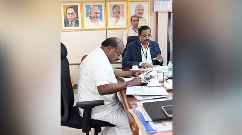 Union minister HD Kumaraswmay
holds a meeting with KIOCL officials in Bengaluru on Tuesday.