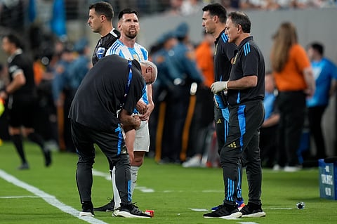 Messi's injury during Argentina's match against Chile.