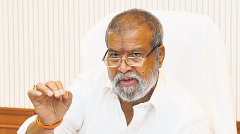 Health Minister Damodar Rajanarasimha addresses health officials during a review meeting on Thursday.