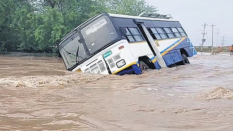 Heavy rains and thunderstorms likely in parts of Andhra for next four days