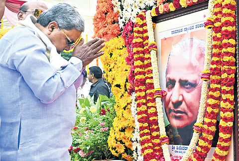 CM Siddaramaiah pays tributes to former CM Devaraj Urs on the latter’s death anniversary in Bengaluru on Thursday 