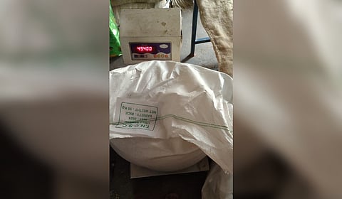The weight of a rice bag was seen in reduction to 49.400 kg instead of 50 kg in a bag due to sending of rice in plastic bag.
