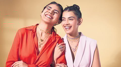 Each piece, made in brass and plated with 18k gold, brings a fresh and lively spirit to any look