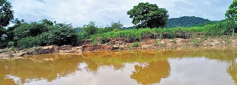 Pavoor Uliya Island where illegal sand mining is rampant | Express