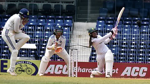 Together, Sune and Marizanne added 93 runs from 176 balls before Luus got out for 65 off 164.