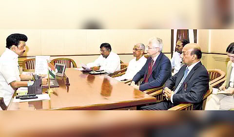 Stalin meeting with the Finland officials