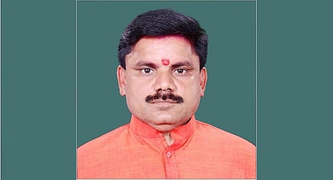 Villagers oppose Union minister Satish Chandra Dubey's visit to Thuria village in Odisha