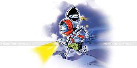 Thief’s frustration caught on camera in Telangana
