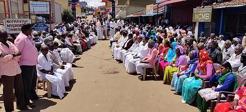 A gathering of residents from five local bodies at Ithalar village, near Ooty, conducted a signature campaign against the move to include their panchayats
