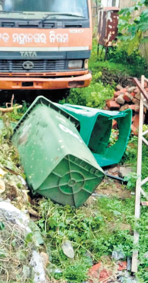 Garbage on the premises of CMC’s Kalyan Mandap adjacent to its main office Bjiu Bhawan 