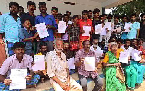Lack of community certificates affecting children's education, say Anthaneri residents in TN