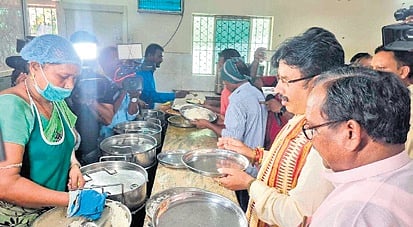 Minister Krushna Chandra Mahapatra in 'Aahaar' canteens