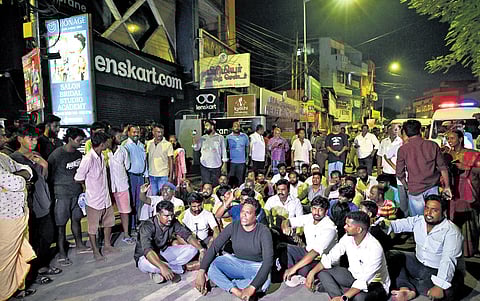 The mortal remains of Bahujan samaj party TN president Armstrong being taken in  procession by his followers from RGGGH mortuary to his residence.