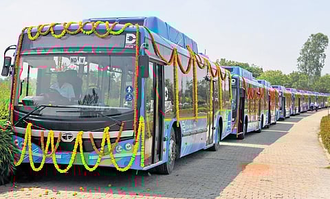 L-G VK Saxena and Delhi transport minister Kailash Gehlot during the launch of 350 electric buses near Sarai Kale Khan.