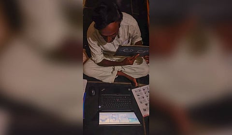 Dr Tavva Venkataiah (40) from Khajipet is teaching Telugu reading and writing to children of Non-Resident Indians (NRIs) through an online school launched by the Telugu Association of North America (TANA). 