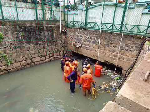Rescue operation progress at Amayizhanjan canal, Thampanoor in Thiruvananthapuram on Sunday.