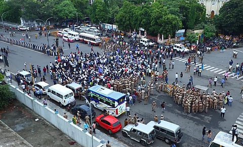 The mortal remains of Bahujan samaj party TN president Armstrong being taken in  procession by his followers from RGGGH mortuary to his residence.