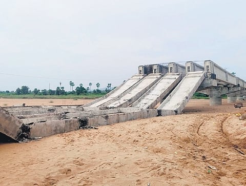 The bridge is being constructed across the Manair river to connect Odedu in Peddapalli district and Garimella village in Jayashankar Bhupalpally district.