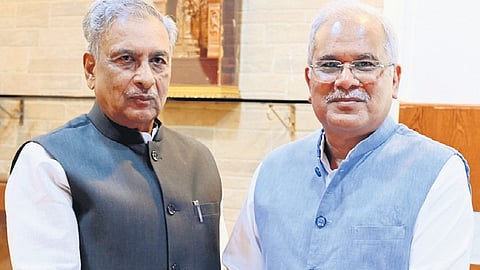 Council Chairman Basavaraj Horatti greets former Chhattisgarh CM Bhupesh Baghel on Monday. Baghel and former Union Minister Pradeep Kumar Jain witnessed Assembly proceedings