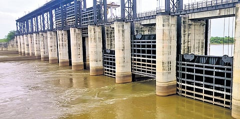 Telangana Babli project gates opened to boost SRSP inflows amid water shortage