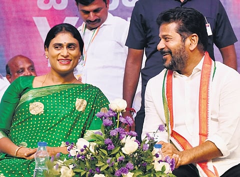 Telangana CM A Revanth Reddy with APCC chief YS Sharmila during the 75th birth anniversary celebrations of YS Rajasekhara Reddy in Mangalagiri on Monday