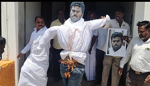 Congress functionaries, led by their Tirunelveli corporation unit president K Sankarapandian, burnt an effigy of the BJP State president K Annamalai, condemning his rowdy sheeter remark on TNCC president K Selvaperunthagai.