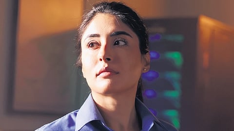 A young cop, played by Raghav Juyal, working on a 15-year-old unsolved mystery, which sends him and his senior (Kritika Kamra) on a puzzling investigation. 