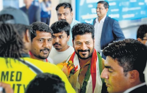 Members of Indian community accord a warm welcome to Chief Minister A Revanth Reddy as he arrives in New York on Sunday