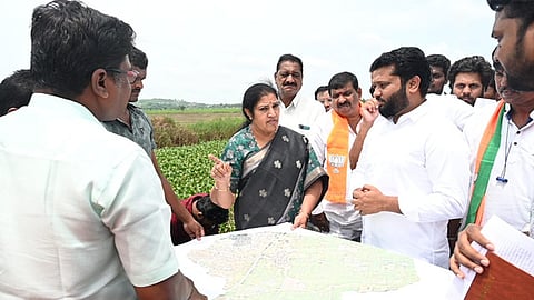 Rajamahendravaram MP and state bjp president Daggubati Purandeswari visiting flood-affected villages in Devarapalli Abd Gopalapuram in East Godavari