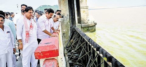 BJP state president BY Vijayendra, Leader of the Opposition in the Assembly R Ashoka, and BJP Lok Sabha member from Haveri Basavaraj Bommai visit the Tungabhadra dam near Hosapete on Monday.