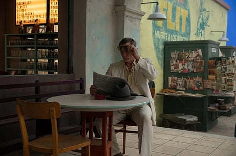 Craig looks like he has been transported back to 1940s Mexico in the first-look poster.